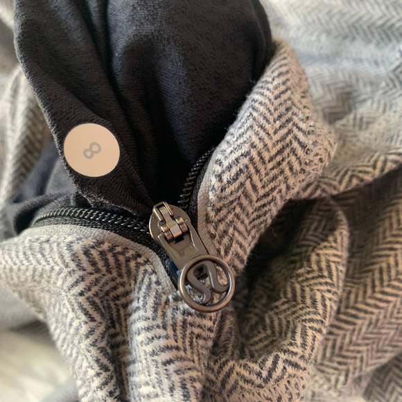 Lululemon Full Tilt Half Zip Gray - Picture 8 of 11